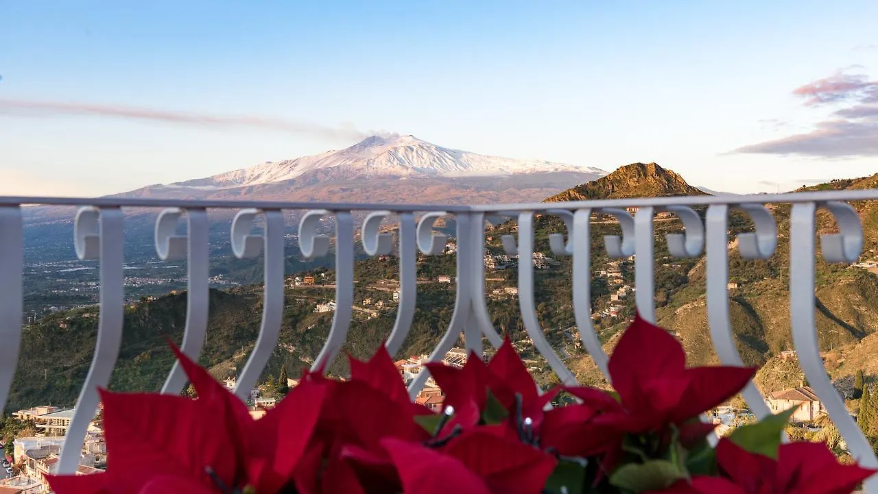 Villa Le Terrazze Charming Rooms Ταορμίνα Bed and Breakfast