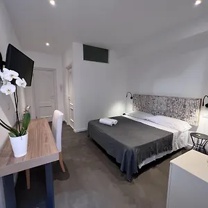 villa-chiara-taormina.taorminaitalyhotels.com/