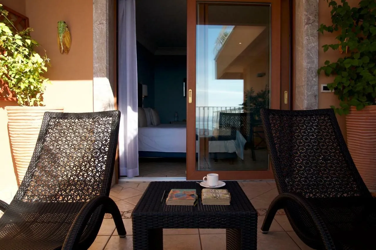 Villa Le Terrazze Charming Rooms Taormine Couette-café